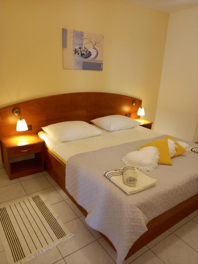 Apartman Katica Banjol Extérieur photo